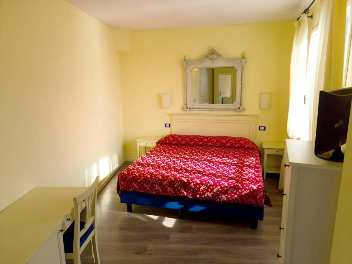 Hotel Villa Romantica Limone sul Garda 3*,  Italy
