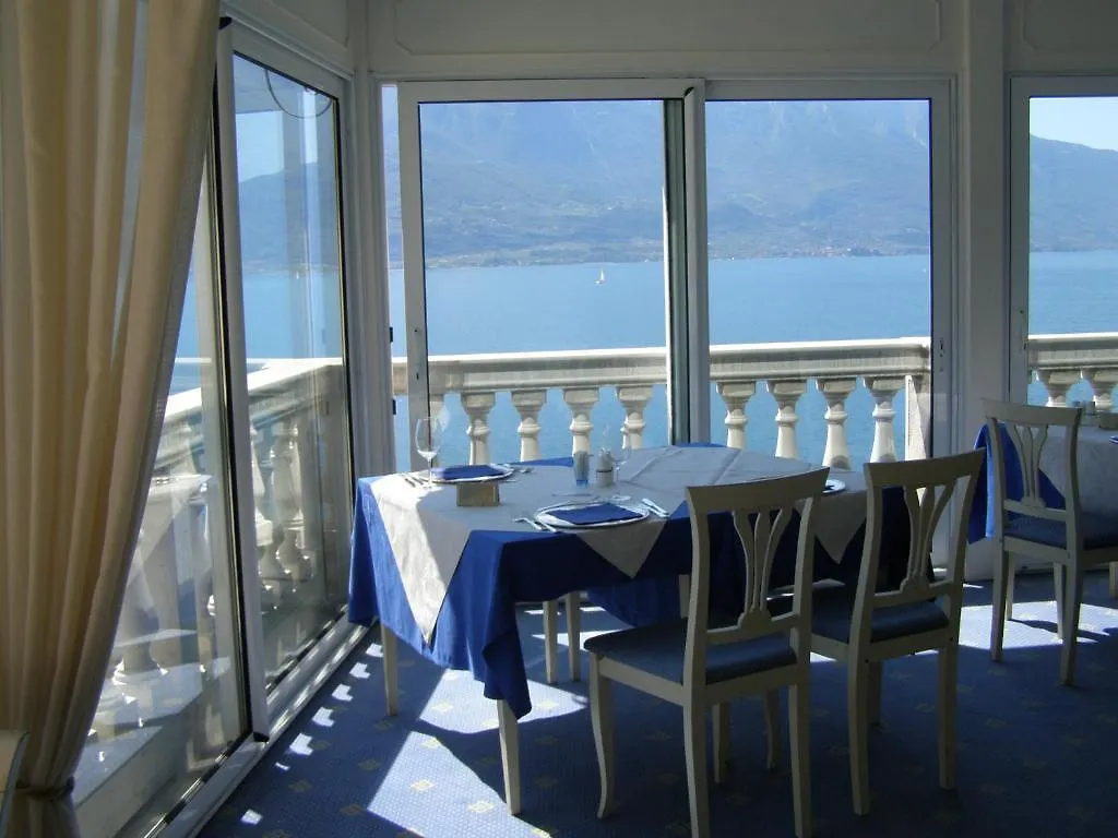 ***  Villa Romantica Hotel 利莫内-苏尔加达 意大利