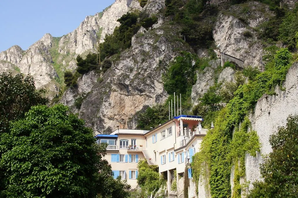 ***  Villa Romantica Hotel 利莫内-苏尔加达 意大利
